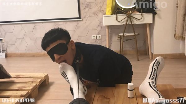 Amigo低音炮 – 體育生做騷狗被操射喝尿 18分高清完整